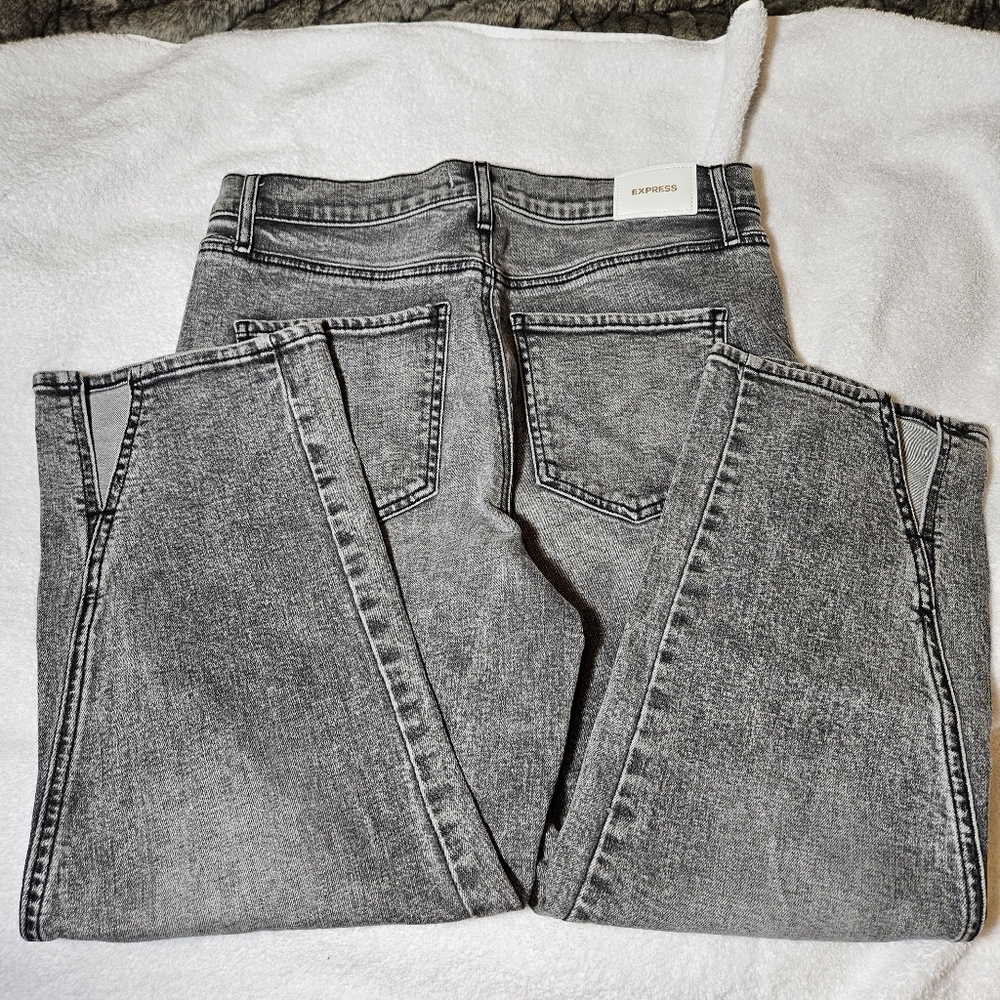 NWOT Express grey denim jeans high rise straight ankle size 8 Short
